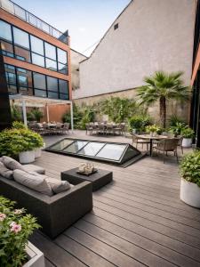 For sale 10 rooms 425 m2 Seine saint denis (93200) photo 0