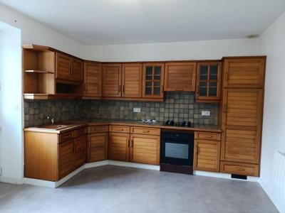 For rent Gourin 3 rooms 83 m2 Morbihan (56110) photo 1