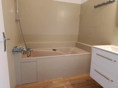For rent Gourin 3 rooms 83 m2 Morbihan (56110) photo 4