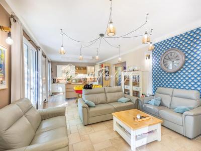 For sale Sarrians 9 rooms 211 m2 Vaucluse (84260) photo 3