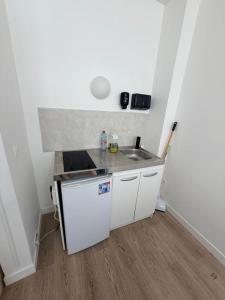 Louer Local commercial 20 m2 Paris-17eme-arrondissement