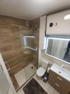For rent Issy-les-moulineaux 2 rooms 31 m2 Hauts de Seine (92130) photo 2