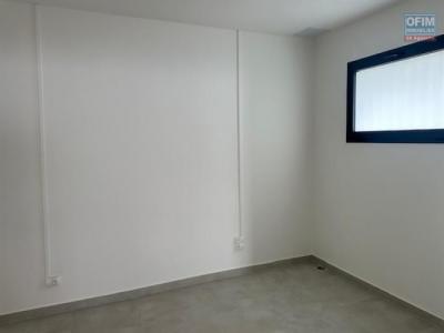 Louer Bureau 60 m2 Riviere-saint-louis