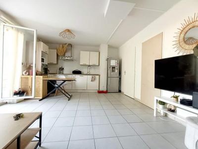 For sale Miramas 4 rooms 55 m2 Bouches du Rhone (13140) photo 3