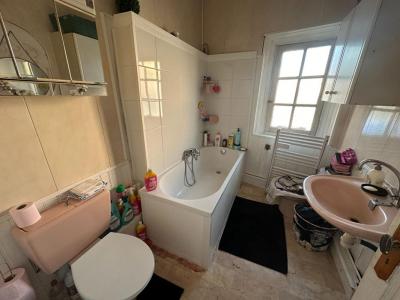For sale Marseille-13eme-arrondissement 5 rooms 90 m2 Bouches du Rhone (13013) photo 4