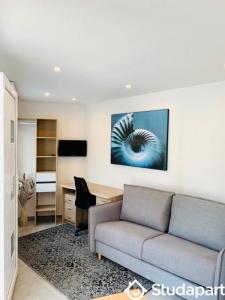 For rent Marseille-15eme-arrondissement 1 room 14 m2 Bouches du Rhone (13015) photo 1