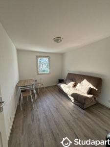 For rent Nantes 1 room 20 m2 Loire atlantique (44300) photo 0