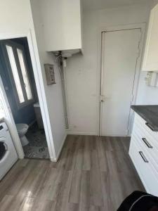 For rent Bois-colombes 1 room 28 m2 Hauts de Seine (92270) photo 1