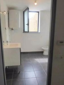 For rent Suresnes 1 room 30 m2 Hauts de Seine (92150) photo 3