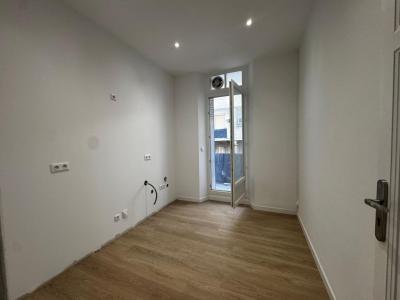 For sale 2 rooms 51 m2 Bouches du Rhone (13005) photo 4