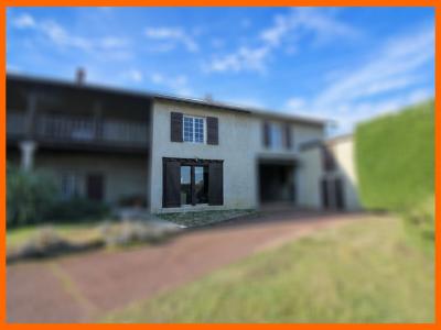 For sale AU CENTRE DU VILLAGE 4 rooms 136 m2 Ain (01120) photo 0