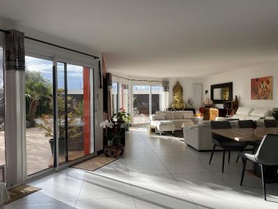 For sale PLAGE � V�LO 5 rooms 196 m2 Vendee (85100) photo 2