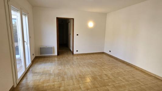 For rent CENTRE VILLAGE 2 rooms 72 m2 Herault (34150) photo 4