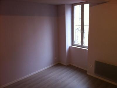 For rent CENTRE VILLE 3 rooms 49 m2 Puy de dome (63300) photo 2