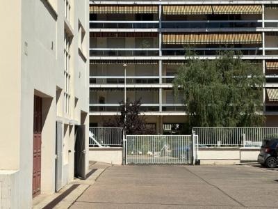 Louer Parking Lyon-6eme-arrondissement 257 euros