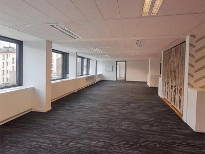 Louer Bureau Paris-16eme-arrondissement 151745 euros