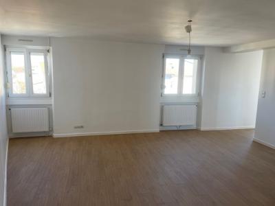 Louer Appartement 82 m2 Trieux