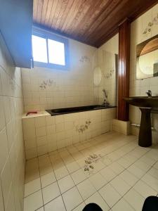 For rent 3 rooms 67 m2 Bouches du Rhone (13170) photo 4
