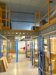 Louer Commerce Crau 74400 euros