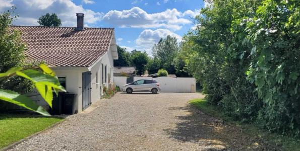 For sale Pompignac 4 rooms 135 m2 Gironde (33370) photo 3