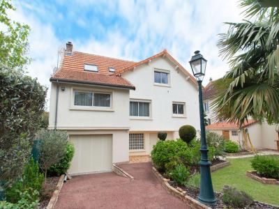 For sale Bretigny-sur-orge 11 rooms 232 m2 Essonne (91220) photo 1