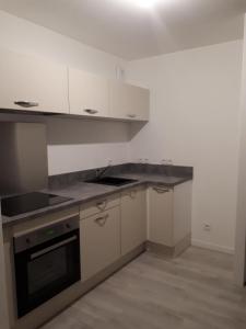 For rent Petit-quevilly 2 rooms 48 m2 Seine maritime (76140) photo 3