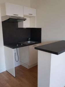 For rent Bordeaux 1 room 28 m2 Gironde (33800) photo 1