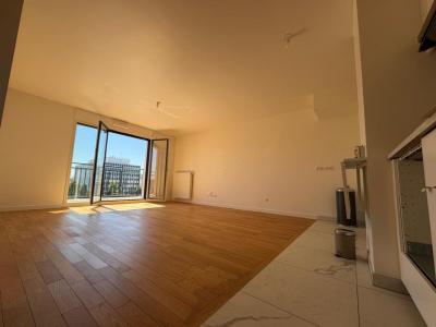 For rent Courbevoie 3 rooms 62 m2 Hauts de Seine (92400) photo 0