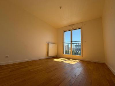 For rent Courbevoie 3 rooms 62 m2 Hauts de Seine (92400) photo 2