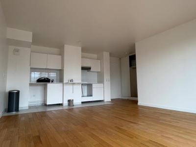 For rent Courbevoie 3 rooms 62 m2 Hauts de Seine (92400) photo 4