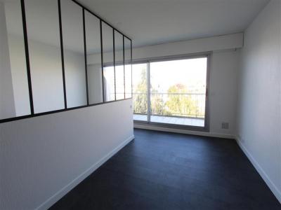 For rent Nantes 1 room 33 m2 Loire atlantique (44000) photo 3