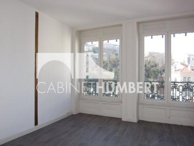 Louer Appartement 76 m2 Saint-etienne