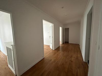 Louer Appartement Paris-18eme-arrondissement 2644 euros
