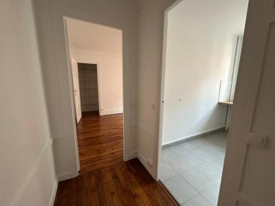 Annonce Location Appartement Paris-18eme-arrondissement 75