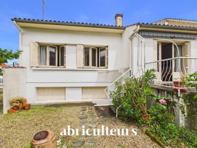 For sale Saintes 4 rooms 77 m2 Charente maritime (17100) photo 0