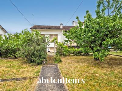 For sale Saintes 4 rooms 77 m2 Charente maritime (17100) photo 1