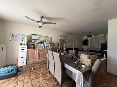 For sale Charleval 3 rooms 74 m2 Bouches du Rhone (13350) photo 2