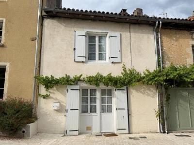 For sale 4 rooms 140 m2 Charente (16510) photo 0