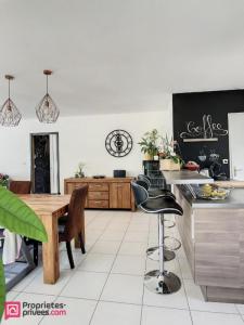 For sale Aigrefeuille-d'aunis 5 rooms 96 m2 Charente maritime (17290) photo 2