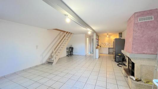 For rent Pugnac 4 rooms 101 m2 Gironde (33710) photo 1