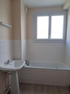 For rent Loches 4 rooms 76 m2 Indre et loire (37600) photo 2