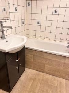 For rent Begles 2 rooms 52 m2 Gironde (33130) photo 1