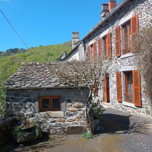 For sale 5 rooms 155 m2 Cantal (15170) photo 0