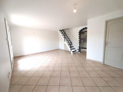 For sale R�SIDENTIEL 4 rooms 83 m2 Loire (42300) photo 2