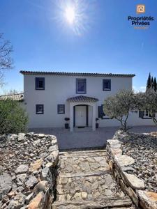 For sale Saint-maximin-la-sainte-baume 7 rooms 260 m2 Var (83470) photo 2