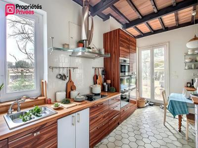 For sale Uzes 10 rooms 197 m2 Gard (30700) photo 4
