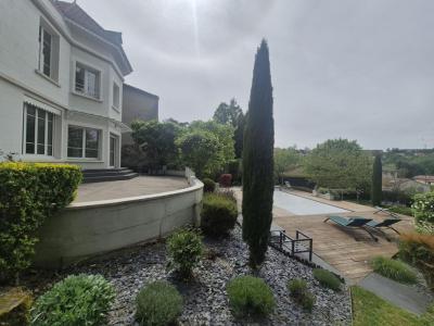 For sale Saint-etienne 8 rooms 275 m2 Loire (42100) photo 0