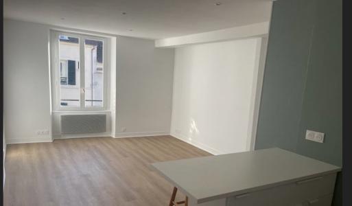 Louer Appartement Bievres 933 euros