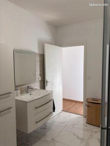 For rent Penne-d'agenais 4 rooms 110 m2 Lot et garonne (47140) photo 2