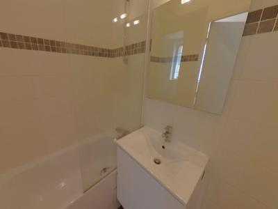 Louer Appartement Lyon-7eme-arrondissement 834 euros